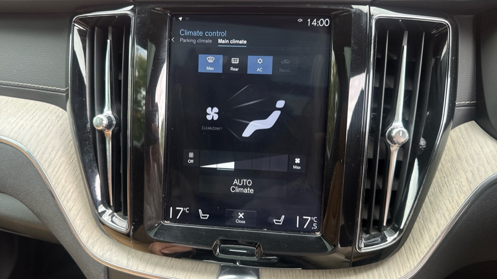 Volvo XC60 2.0 T8 390 Hybrid Inscription Pro 5dr AWD G tronic Estate - Image 39