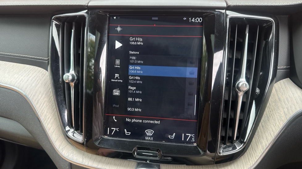 Volvo XC60 2.0 T8 390 Hybrid Inscription Pro 5dr AWD G tronic Estate - Image 40