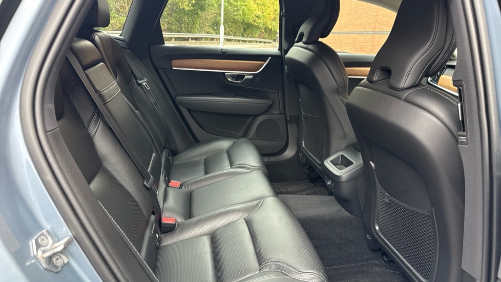 Volvo V90 2.0 T4 Inscription Plus 5dr Geartronic Petrol Estate - Image 6