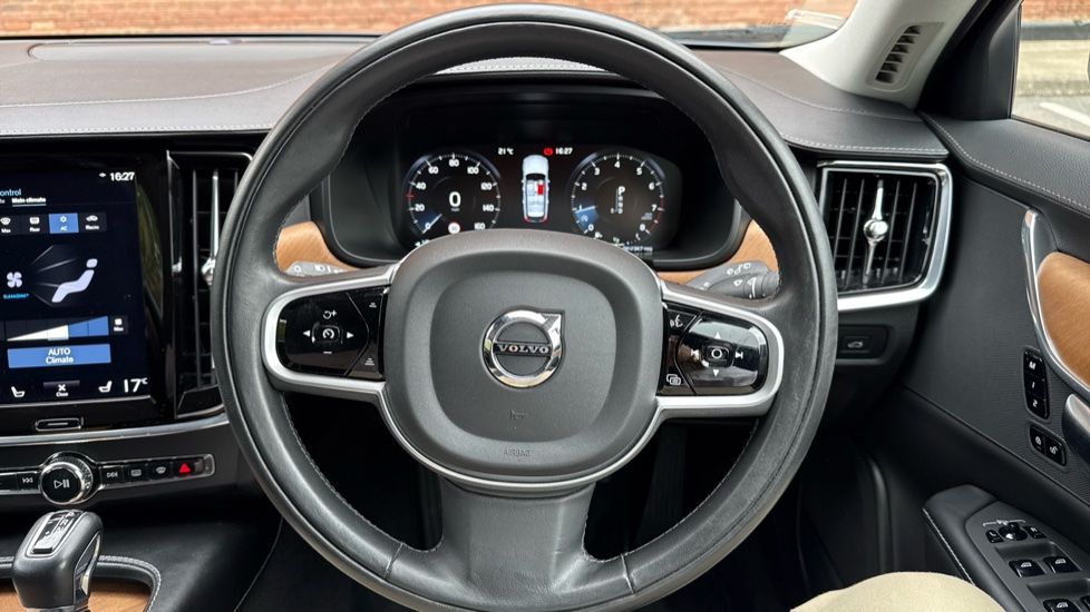 Volvo V90 2.0 T4 Inscription Plus 5dr Geartronic Petrol Estate - Image 10