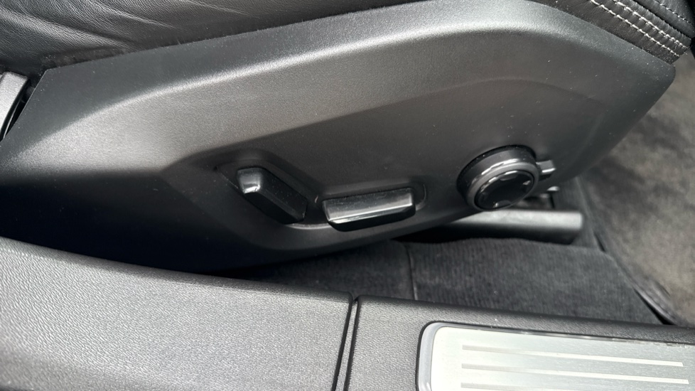 Volvo V90 2.0 T4 Inscription Plus 5dr Geartronic Petrol Estate - Image 15