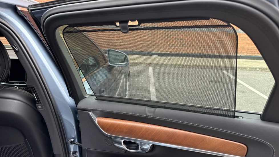 Volvo V90 2.0 T4 Inscription Plus 5dr Geartronic Petrol Estate - Image 20