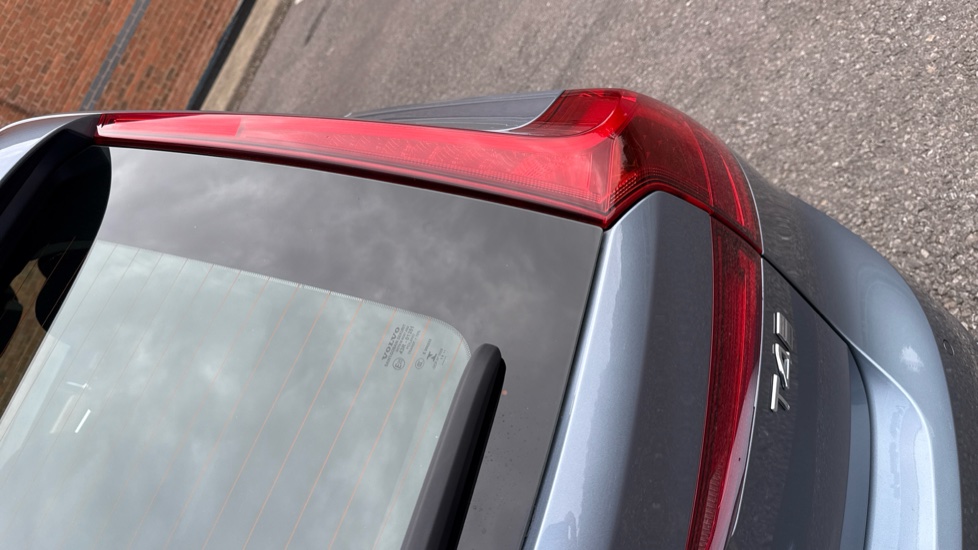Volvo V90 2.0 T4 Inscription Plus 5dr Geartronic Petrol Estate - Image 25
