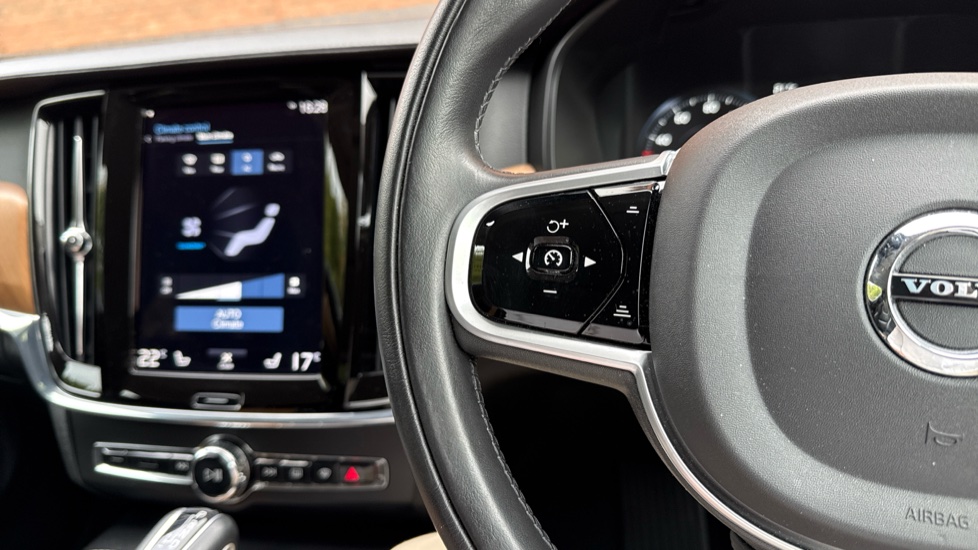 Volvo V90 2.0 T4 Inscription Plus 5dr Geartronic Petrol Estate - Image 30