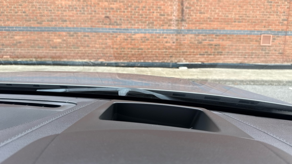 Volvo V90 2.0 T4 Inscription Plus 5dr Geartronic Petrol Estate - Image 35