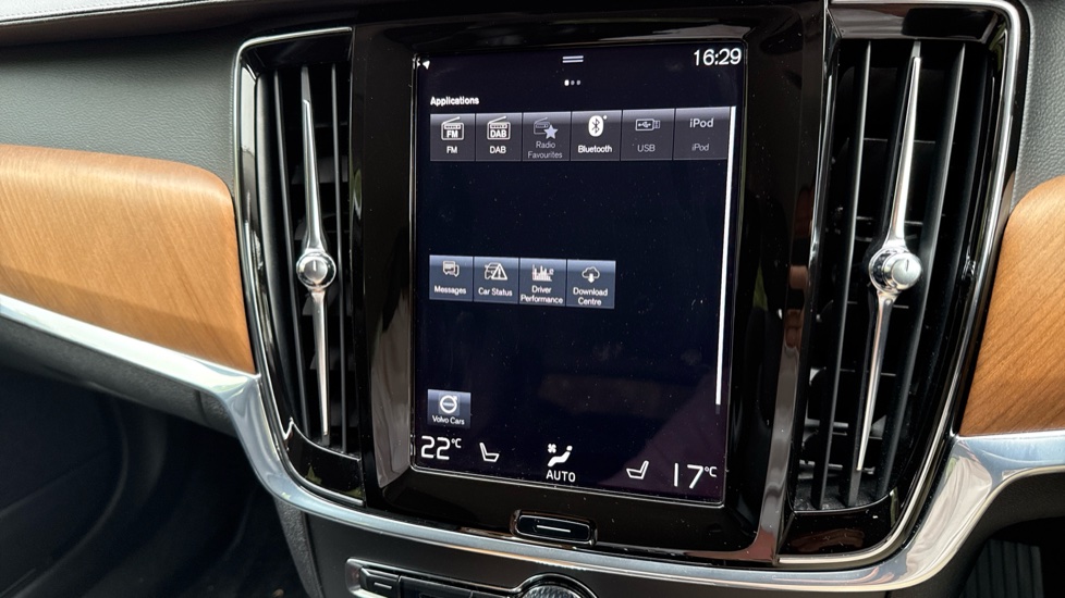 Volvo V90 2.0 T4 Inscription Plus 5dr Geartronic Petrol Estate - Image 39