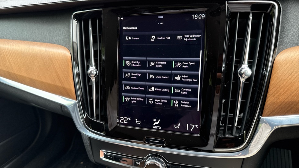 Volvo V90 2.0 T4 Inscription Plus 5dr Geartronic Petrol Estate - Image 41