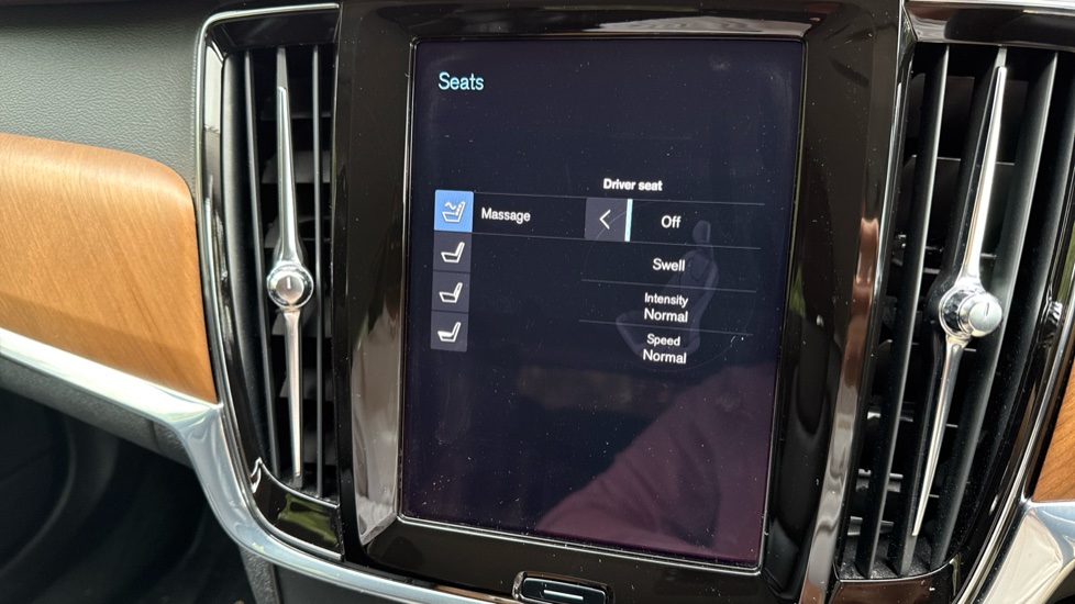 Volvo V90 2.0 T4 Inscription Plus 5dr Geartronic Petrol Estate - Image 43
