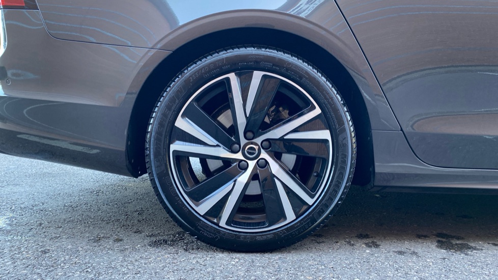 Volvo V90 2.0 B4D Plus Dark 5dr Auto Diesel Estate - Image 9