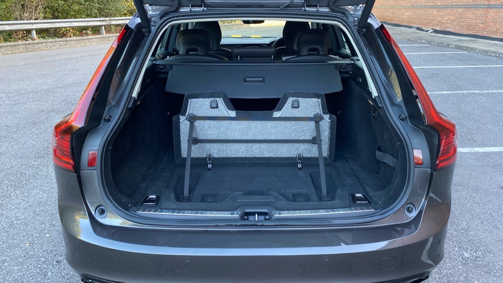 Volvo V90 2.0 B4D Plus Dark 5dr Auto Diesel Estate - Image 15