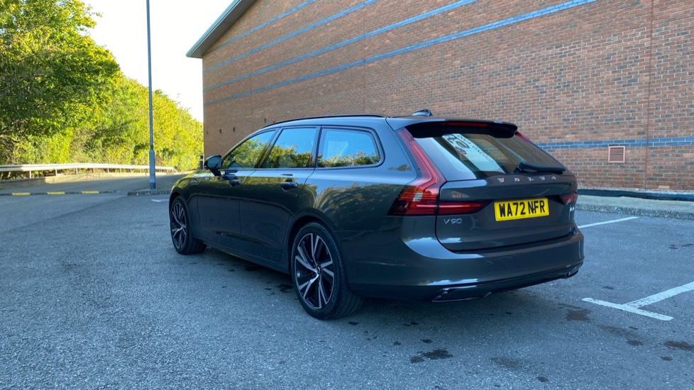 Volvo V90 2.0 B4D Plus Dark 5dr Auto Diesel Estate - Image 17