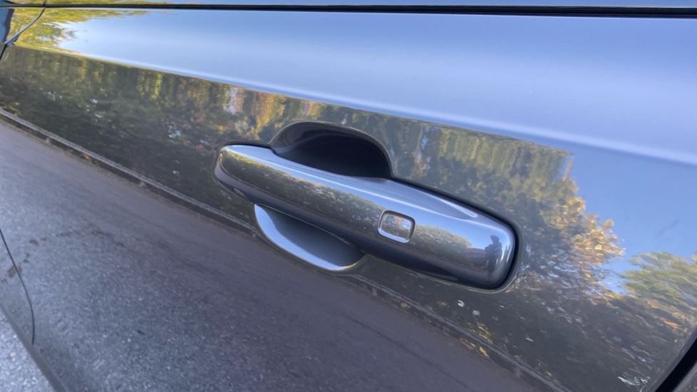 Volvo V90 2.0 B4D Plus Dark 5dr Auto Diesel Estate - Image 18