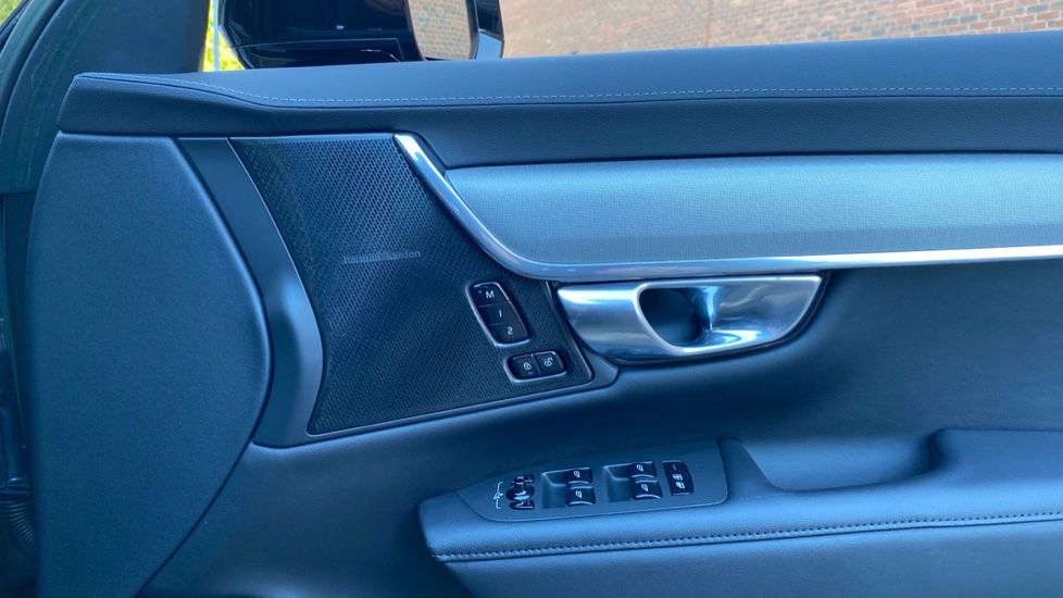 Volvo V90 2.0 B4D Plus Dark 5dr Auto Diesel Estate - Image 33