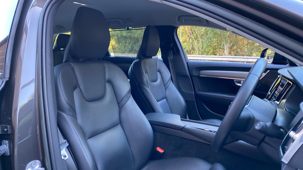 Volvo V90 2.0 B4D Plus Dark 5dr Auto Diesel Estate - Image 35