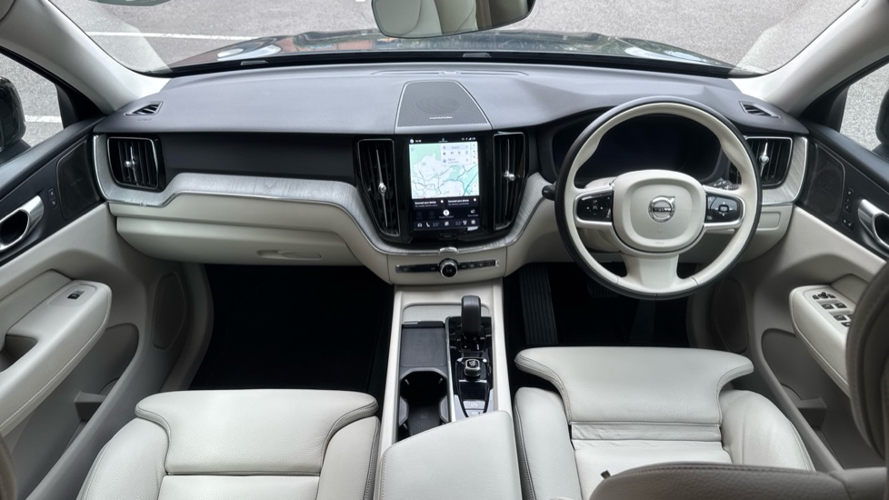 Volvo XC60 2.0 B4D Plus Dark 5dr AWD Geartronic Diesel Estate - Image 5