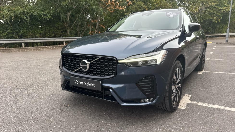 Volvo XC60 2.0 B4D Plus Dark 5dr AWD Geartronic Diesel Estate - Image 18