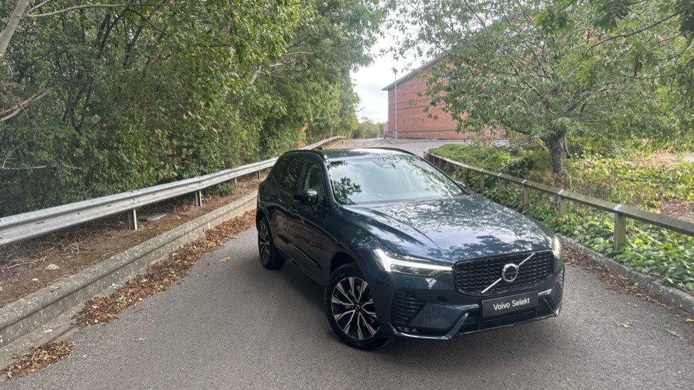 Volvo XC60 2.0 B4D Plus Dark 5dr AWD Geartronic Diesel Estate - Image 46