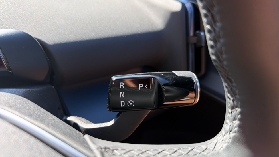 Volvo EX30 200kW SM Extended Range Plus 69kWh 5dr Auto Electric Estate - Image 19