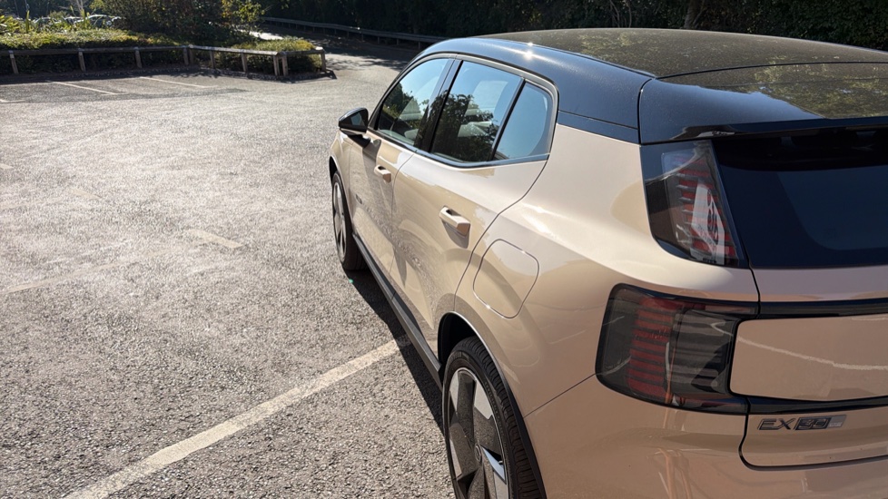 Volvo EX30 200kW SM Extended Range Plus 69kWh 5dr Auto Electric Estate - Image 60