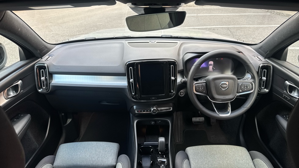 Volvo XC40 2.0 B3P Plus Dark 5dr Auto Petrol Estate - Image 5