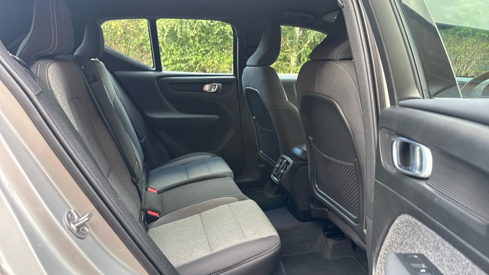 Volvo XC40 2.0 B3P Plus Dark 5dr Auto Petrol Estate - Image 6
