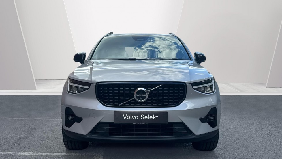 Volvo XC40 2.0 B3P Plus Dark 5dr Auto Petrol Estate - Image 8