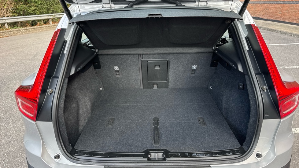 Volvo XC40 2.0 B3P Plus Dark 5dr Auto Petrol Estate - Image 13