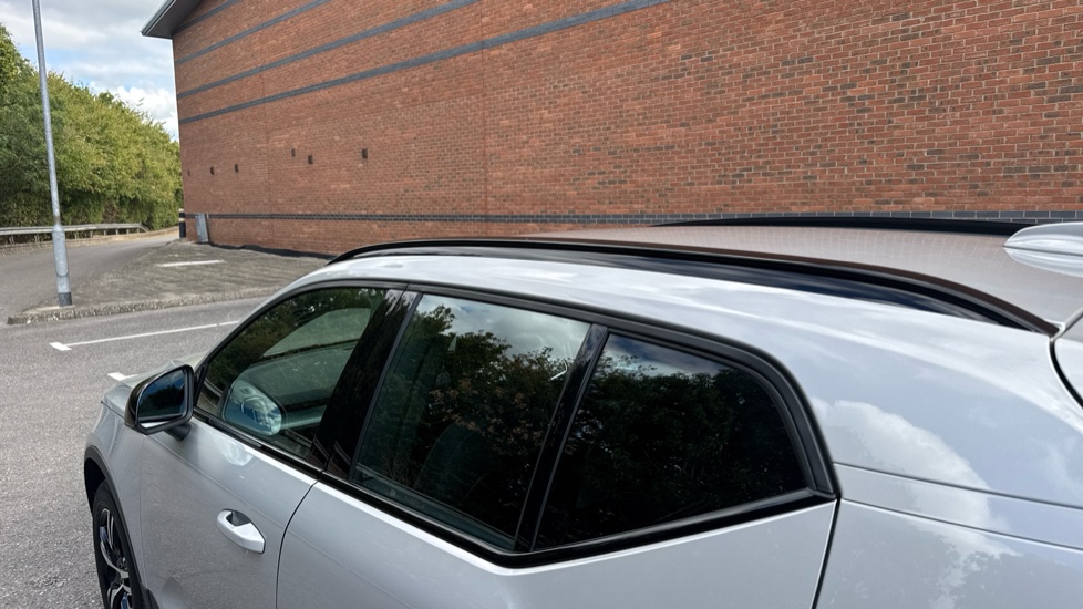 Volvo XC40 2.0 B3P Plus Dark 5dr Auto Petrol Estate - Image 19