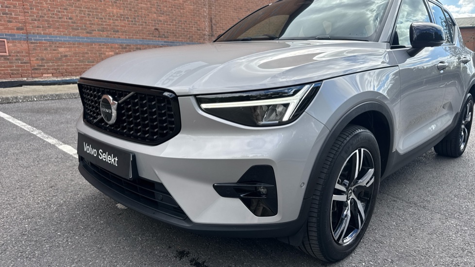 Volvo XC40 2.0 B3P Plus Dark 5dr Auto Petrol Estate - Image 21