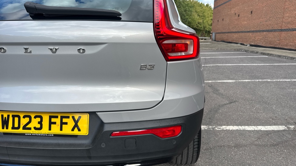 Volvo XC40 2.0 B3P Plus Dark 5dr Auto Petrol Estate - Image 23