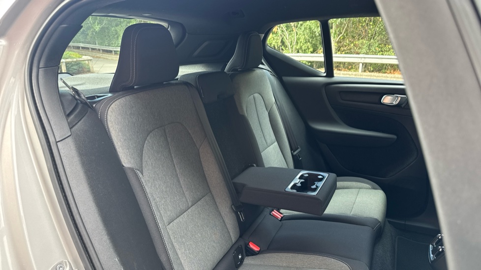 Volvo XC40 2.0 B3P Plus Dark 5dr Auto Petrol Estate - Image 25