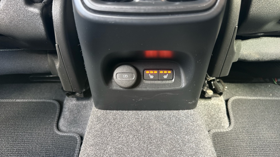 Volvo XC40 2.0 B3P Plus Dark 5dr Auto Petrol Estate - Image 27