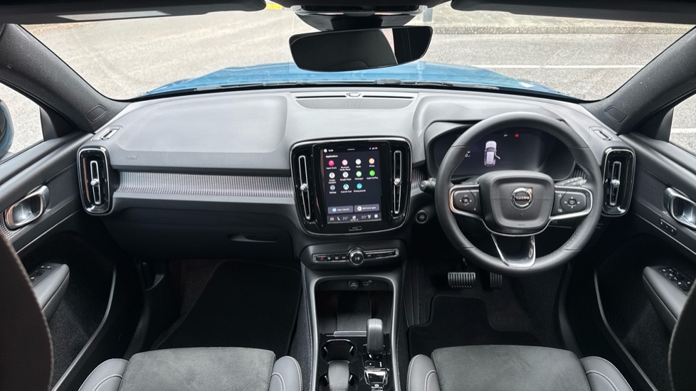 Volvo XC40 2.0 B3P Plus Dark 5dr Auto Petrol Estate - Image 5