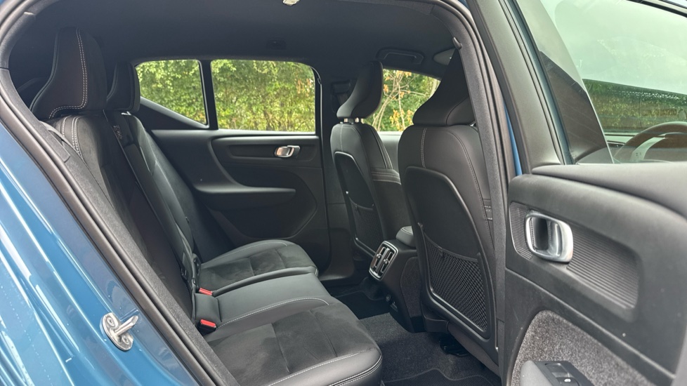 Volvo XC40 2.0 B3P Plus Dark 5dr Auto Petrol Estate - Image 6