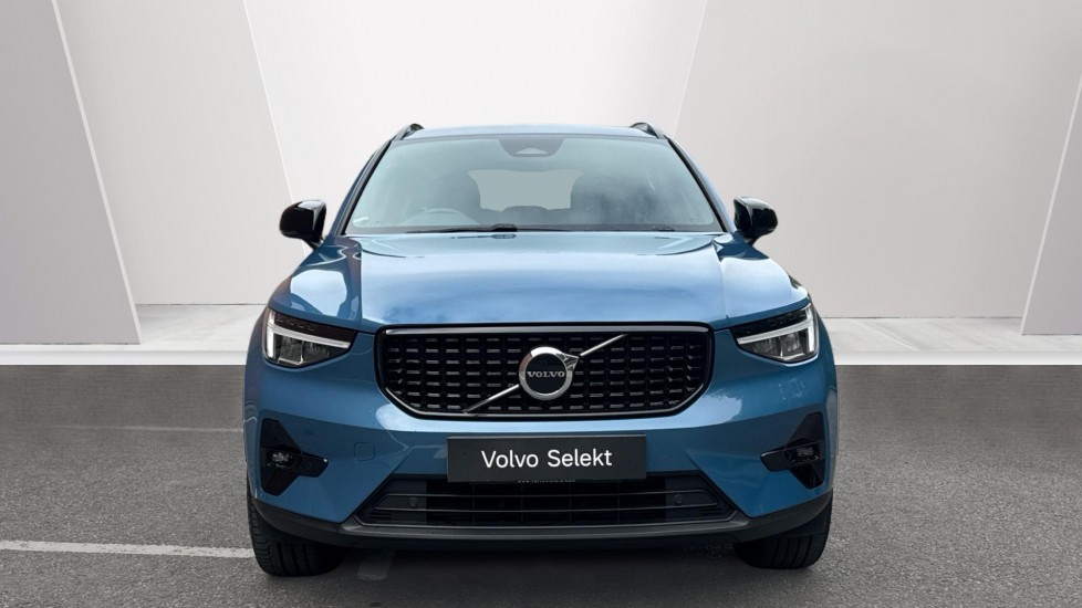 Volvo XC40 2.0 B3P Plus Dark 5dr Auto Petrol Estate - Image 8