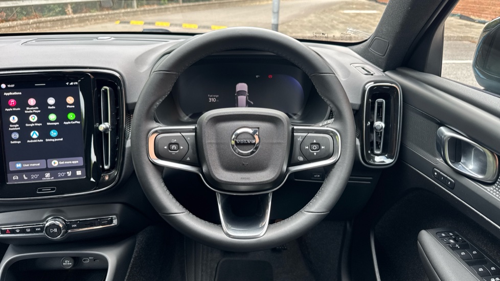 Volvo XC40 2.0 B3P Plus Dark 5dr Auto Petrol Estate - Image 10