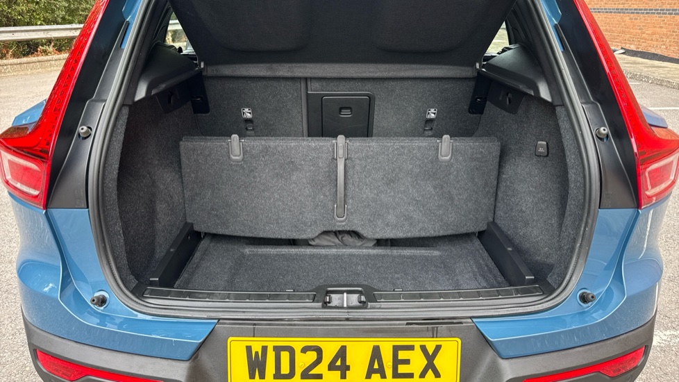 Volvo XC40 2.0 B3P Plus Dark 5dr Auto Petrol Estate - Image 15
