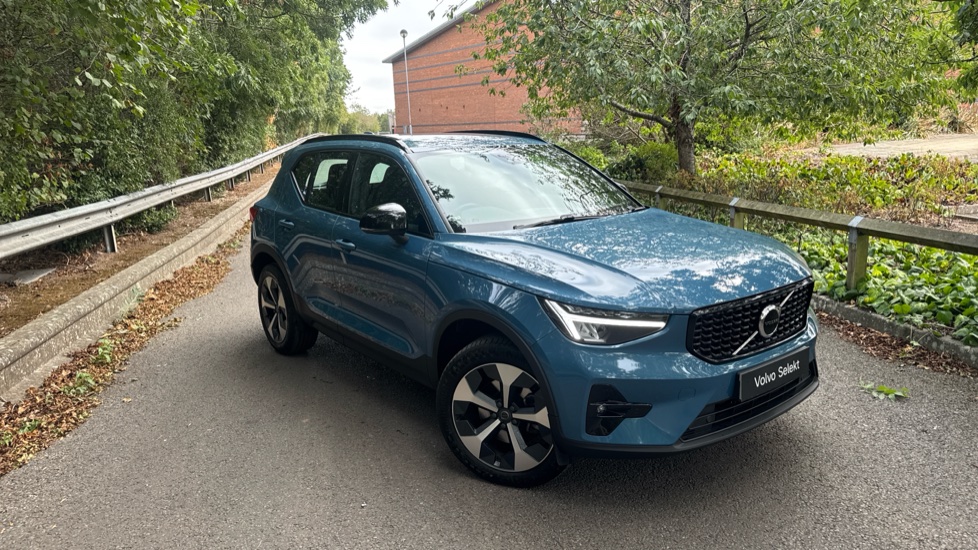 Volvo XC40 2.0 B3P Plus Dark 5dr Auto Petrol Estate - Image 49