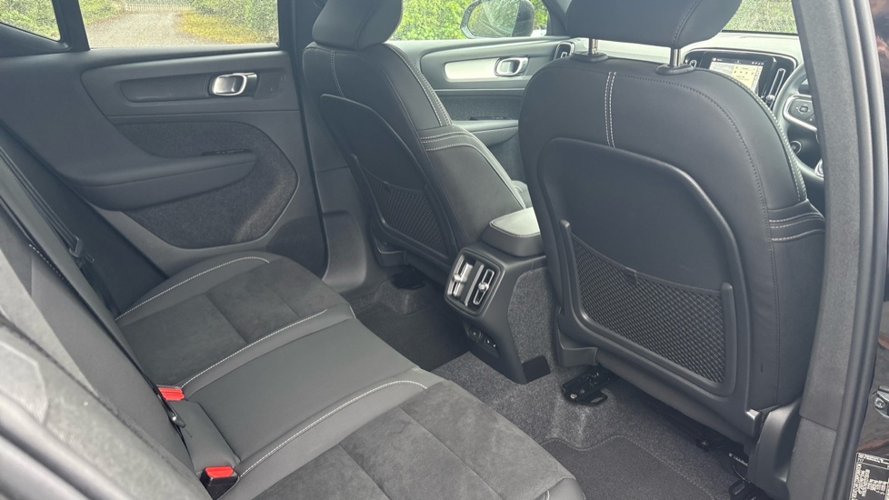 Volvo XC40 2.0 B3P Plus Black Edition 5dr Auto Petrol Estate - Image 6