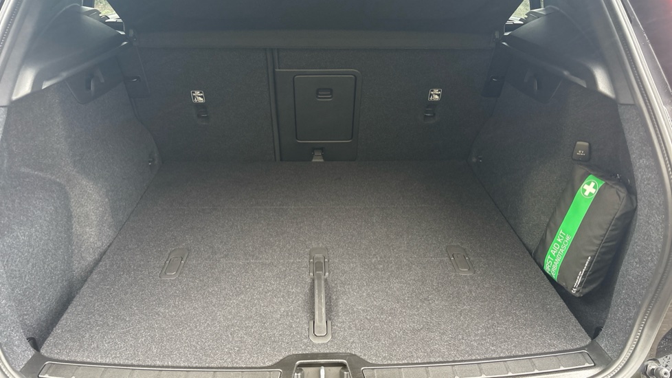 Volvo XC40 2.0 B3P Plus Black Edition 5dr Auto Petrol Estate - Image 13