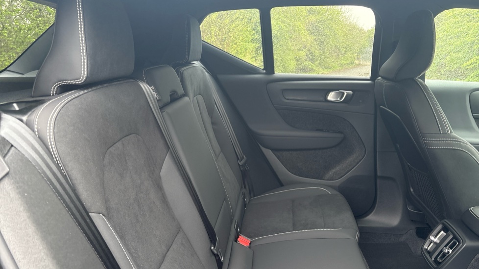 Volvo XC40 2.0 B3P Plus Black Edition 5dr Auto Petrol Estate - Image 30