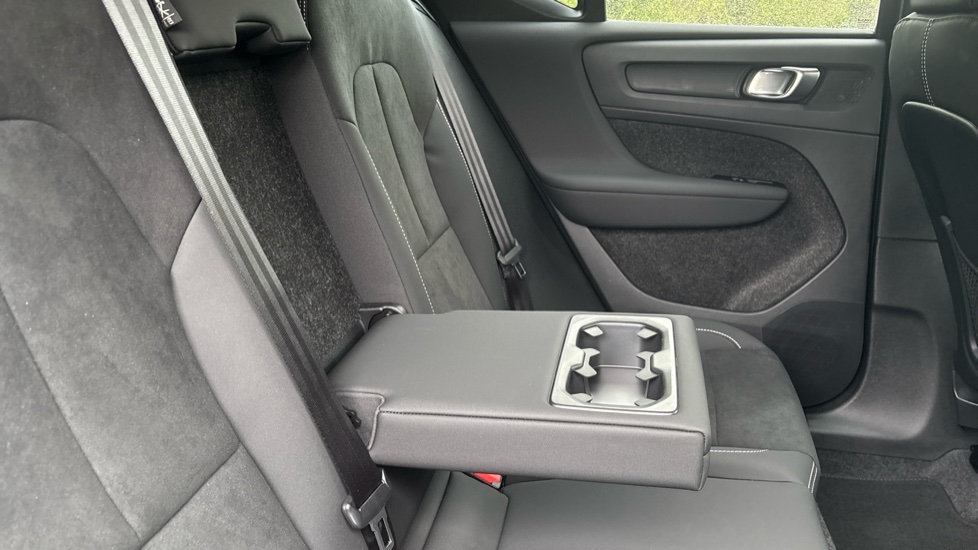 Volvo XC40 2.0 B3P Plus Black Edition 5dr Auto Petrol Estate - Image 31