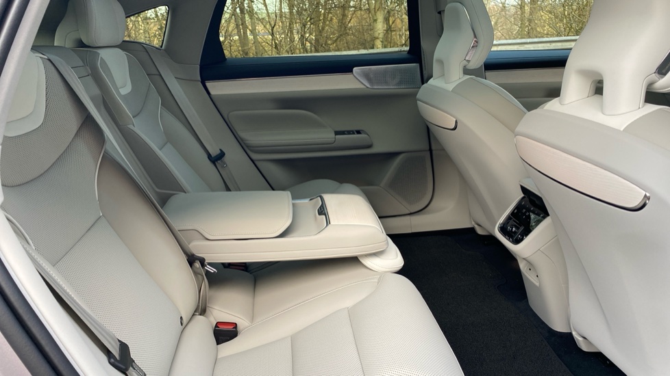 Volvo ES90 245kW SM Extended Range Ultra 92kWh 5dr Auto Electric Hatchback - Image 6