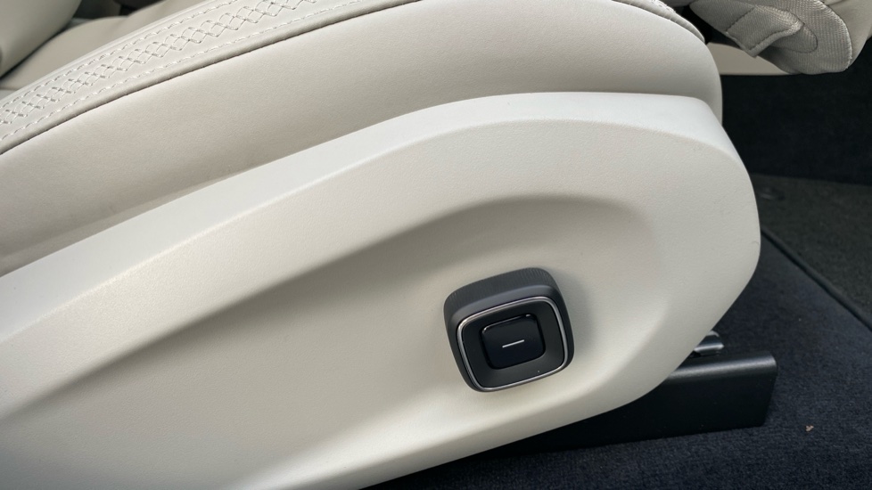 Volvo ES90 245kW SM Extended Range Ultra 92kWh 5dr Auto Electric Hatchback - Image 28