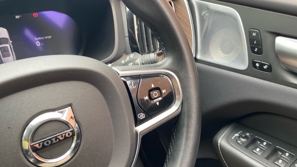 Volvo XC60 2.0 T8 [455] RC PHEV Ultimate Dark 5dr AWD Gtron Estate - Image 37