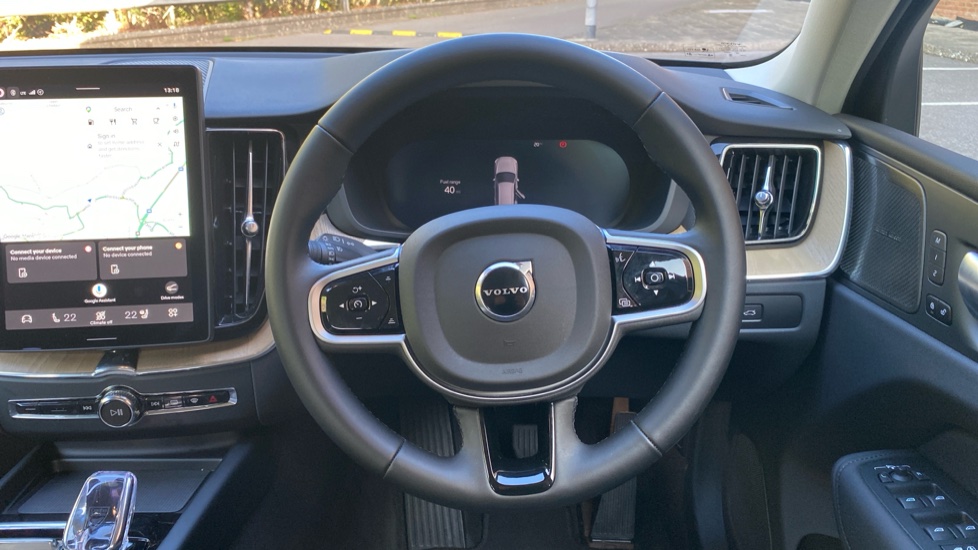 Volvo XC60 2.0 B5P Plus Dark 5dr AWD Geartronic Petrol Estate - Image 10