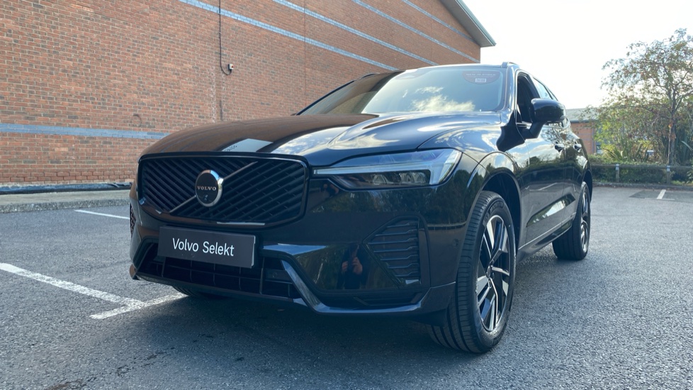 Volvo XC60 2.0 B5P Plus Dark 5dr AWD Geartronic Petrol Estate - Image 19