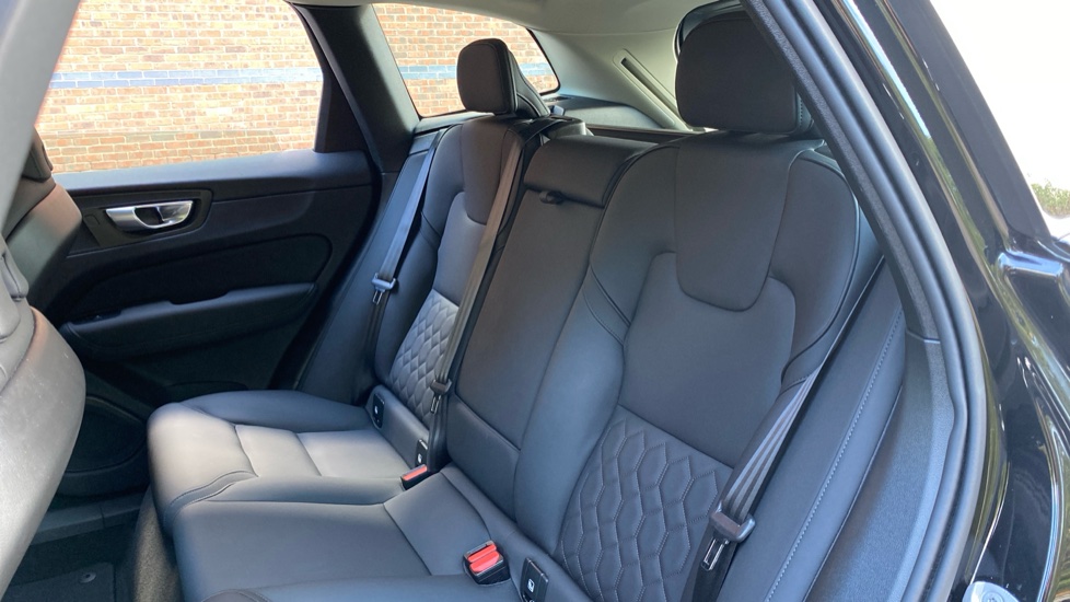 Volvo XC60 2.0 B5P Plus Dark 5dr AWD Geartronic Petrol Estate - Image 22