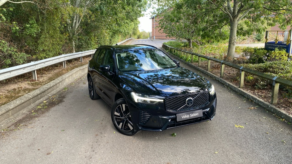 Volvo XC60 2.0 B5P Plus Dark 5dr AWD Geartronic Petrol Estate - Image 55