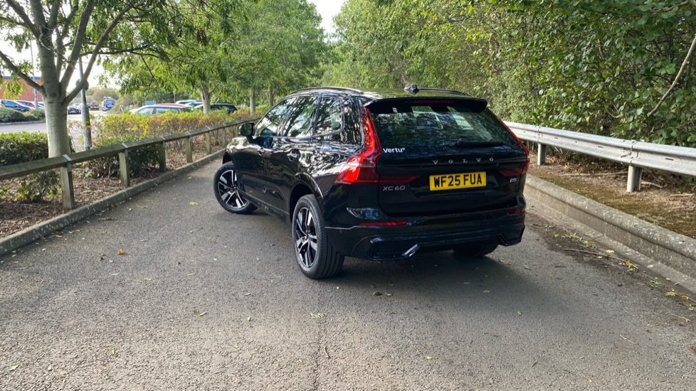 Volvo XC60 2.0 B5P Plus Dark 5dr AWD Geartronic Petrol Estate - Image 56
